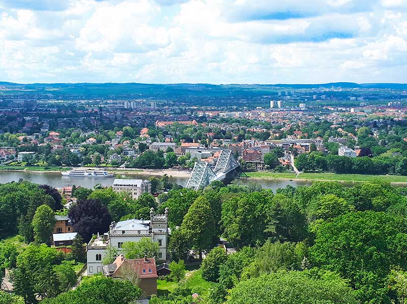 Blick vom Luisenhof über Dresden Loschwitz und Blasewitz
